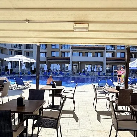 Panoramic Sea & Pool Views - C204 Апартаменти