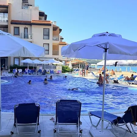 Panoramic Sea & Pool Views - C204 Апартаменти Обзор