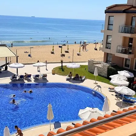 Panoramic Sea & Pool Views - C204 Апартаменти