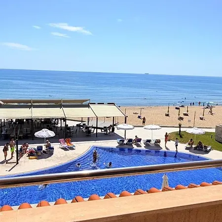 Panoramic Sea & Pool Views - C204 Апартаменти *